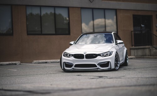 Beyaz-BMW-F80.jpg