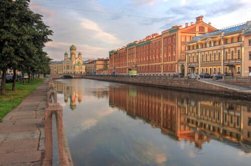 Isidore-Kilisesi-St.-Mogilev-Koprusu-Griboyedov-Kanali-St.-Petersburg--Saint-Petersburg--Rusya.jpg