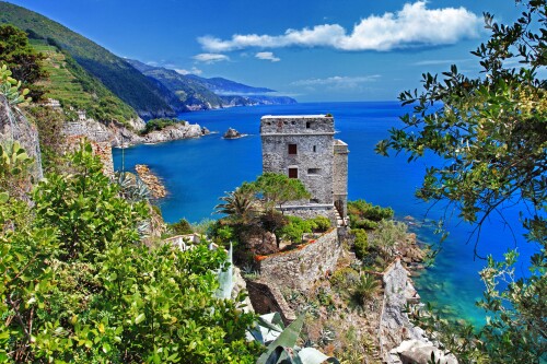 Monterosso-al-Mare-Liguria-Italya.jpg